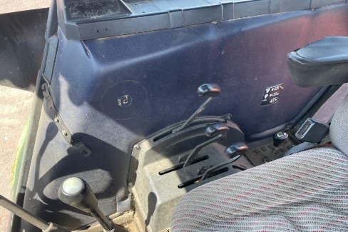 tractor Deutz-Allis 7085 4WD year 1987 - Image 11