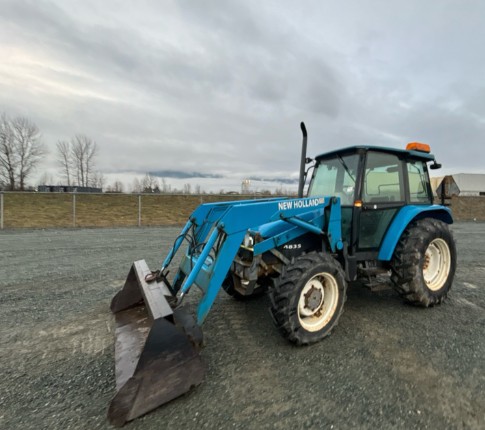 New Holland 4835 - Image 2